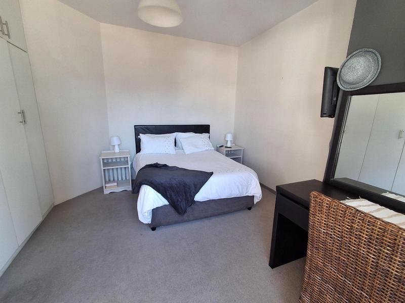 2 Bedroom Property for Sale in Sea Point Western Cape